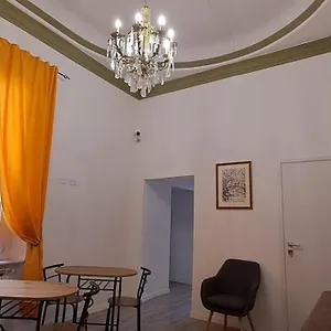il-porto-genoa.hotelitalianriviera.com/